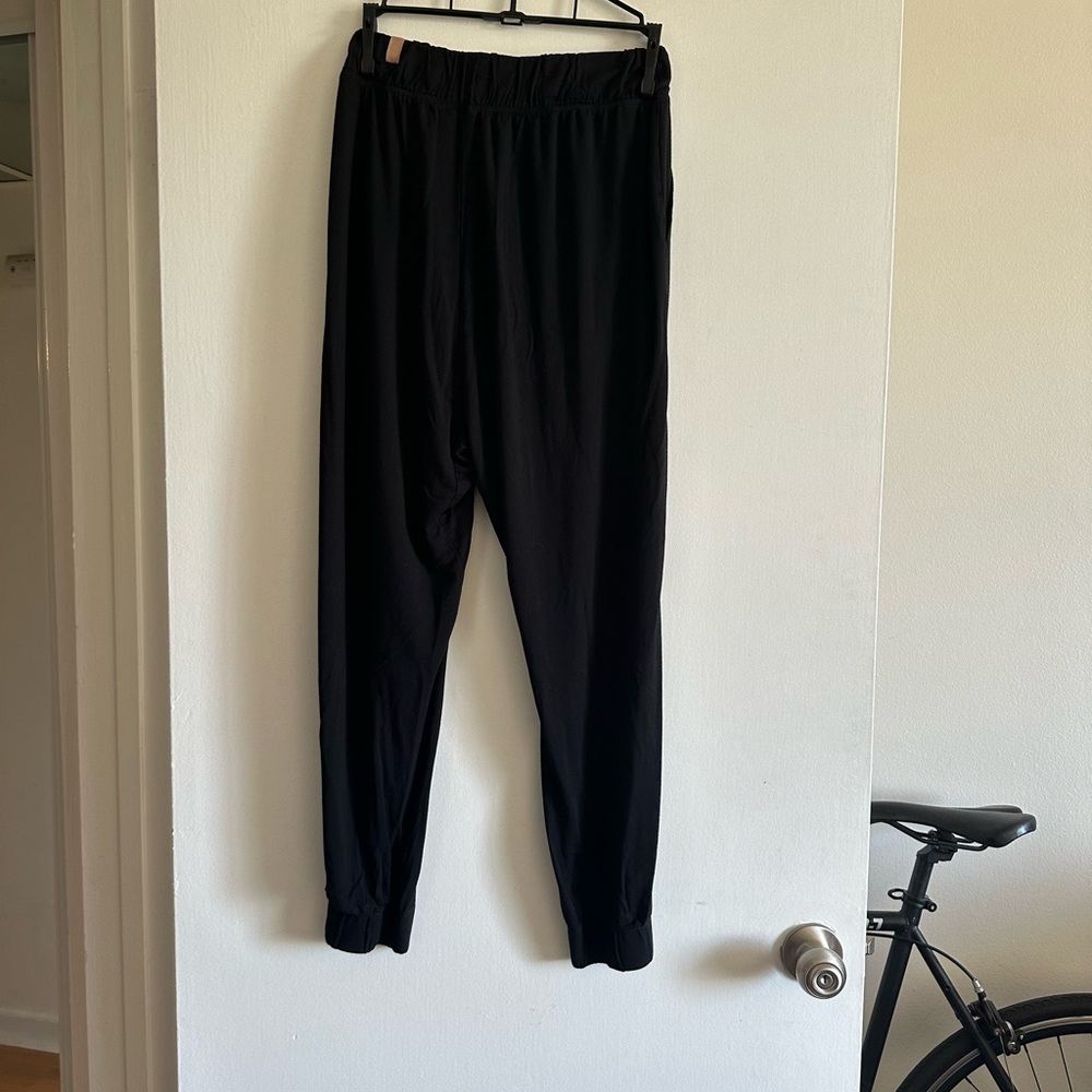 Lunya Black Comfy Stretch Classic Neutral Joggers Sweatpants size XS EUC - Picture 4 of 7